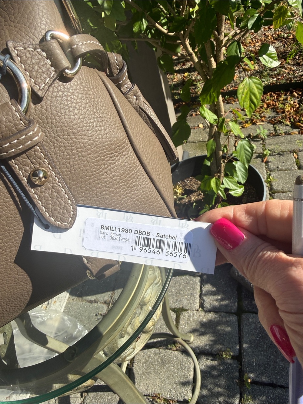 Dooney and Bourke sorrento satchel - Picture 3 of 9